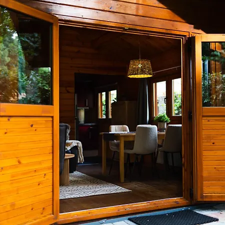 Huisdiervriendelijk Houten Huisje In Het Groen *