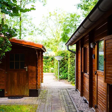 Holiday home Huisdiervriendelijk Houten Huisje In Het Groen